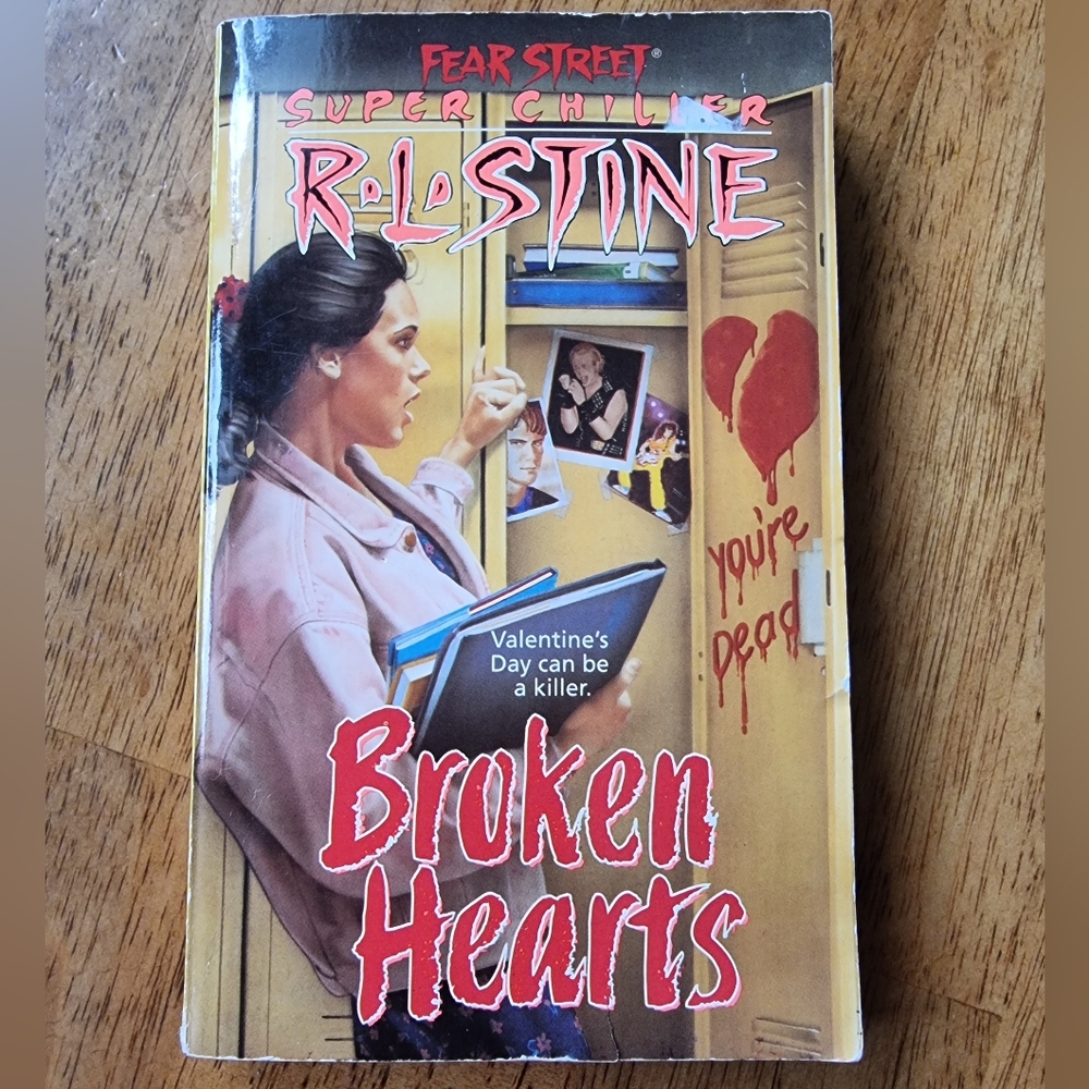 Fear Street Super Chiller Book - Broken Hearts ~ R.L. STINE 1993
